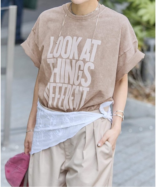 JOURNAL STANDARD(ジャーナルスタンダード)の「《追加3》ラウンドヘムピグメントT(Tシャツ/カットソー・レディース・サックスブルー/チョコ/ホワイト系その他/ベージュ・FREE)」の1枚目の写真
