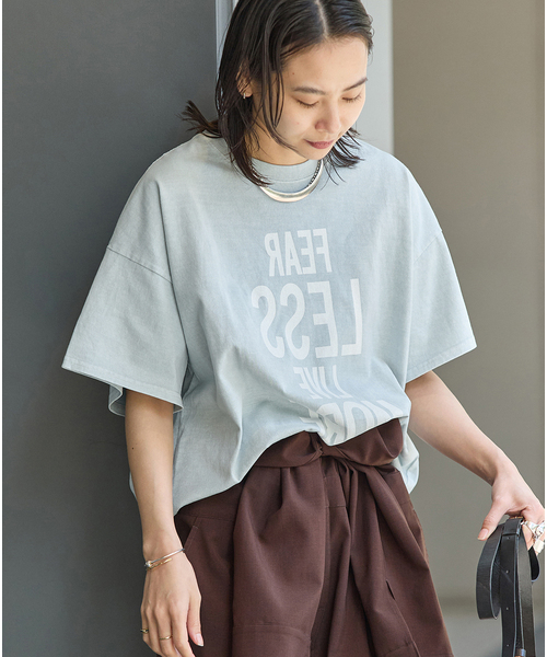 JOURNAL STANDARD(ジャーナルスタンダード)の「《追加3》ラウンドヘムピグメントT(Tシャツ/カットソー・レディース・サックスブルー/チョコ/ホワイト系その他/ベージュ・FREE)」の4枚目の写真