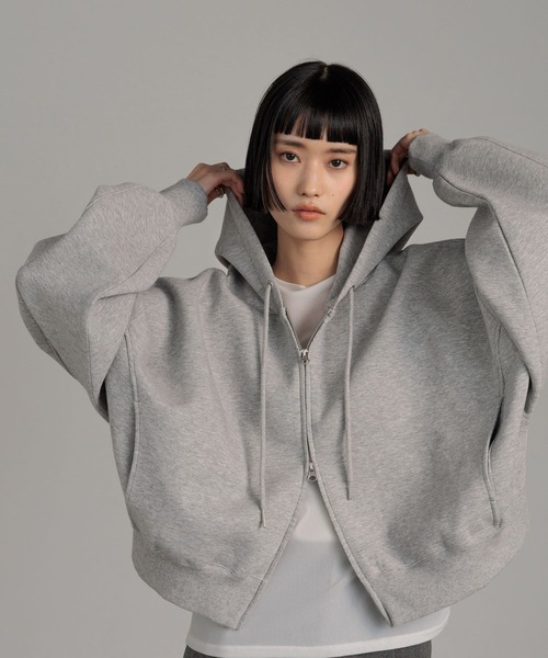 LOWRYS FARM(ローリーズファーム)の「ZIPショートフーディ 588894(パーカー・レディース・グレー/エンジ/ブラック/イエロー/アイボリー/グレー系その他/ピンク・FREE)」の1枚目の写真