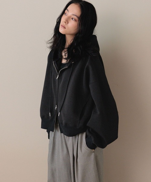 LOWRYS FARM(ローリーズファーム)の「ZIPショートフーディ 588894(パーカー・レディース・グレー/エンジ/ブラック/イエロー/アイボリー/グレー系その他/ピンク・FREE)」の17枚目の写真