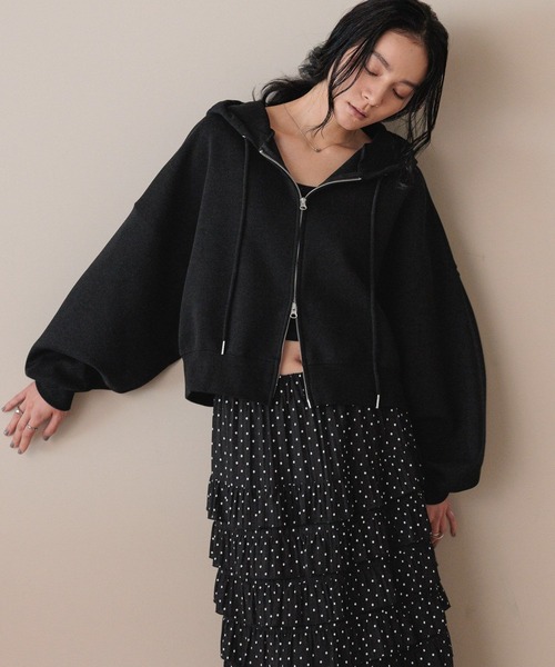 LOWRYS FARM(ローリーズファーム)の「ZIPショートフーディ 588894(パーカー・レディース・グレー/エンジ/ブラック/イエロー/アイボリー/グレー系その他/ピンク・FREE)」の13枚目の写真