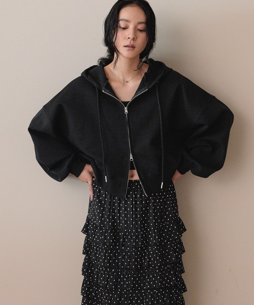 LOWRYS FARM(ローリーズファーム)の「ZIPショートフーディ 588894(パーカー・レディース・グレー/エンジ/ブラック/イエロー/アイボリー/グレー系その他/ピンク・FREE)」の12枚目の写真