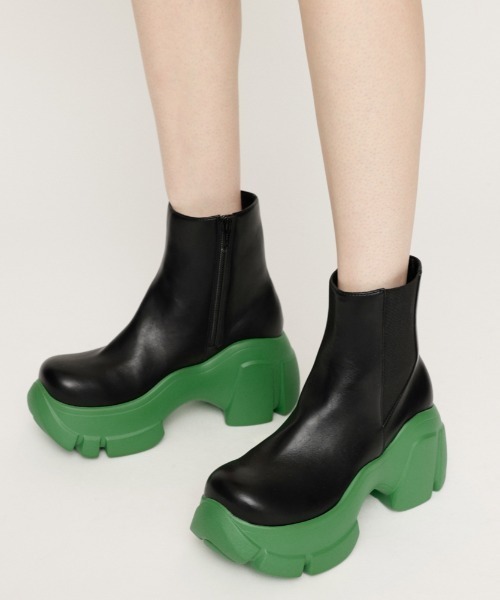 SLY(スライ)の「COLOR SOLE SHORT BOOTS カラー ソール ショート ブーツ 厚底(ブーツ・レディース・ブラック/ダークブラウン/グリーン系その他2・SMALL/MEDIUM/LARGE)」の20枚目の写真