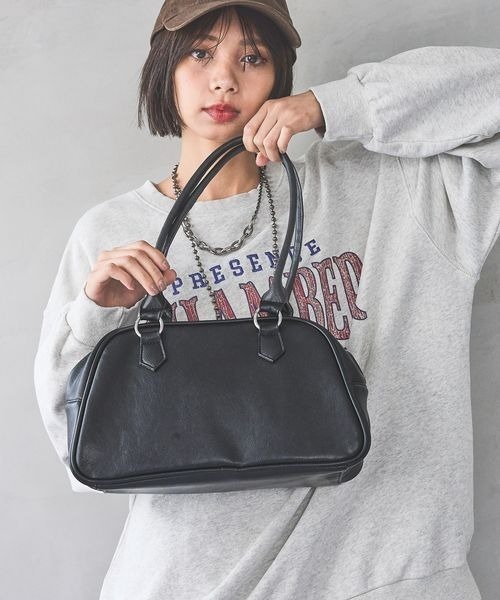 PAGEBOY(ページボーイ)の「ラウンドボストンバッグ(ボストンバッグ・レディース・キャメル/レッド系その他/ブラック・FREE)」の4枚目の写真