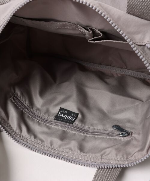 kipling(キプリング)の「【kipling】キプリング Basic ART MINI 2WAYショルダーバッグ ハンドバッグ(ショルダーバッグ・レディース・ブラック/ネイビー系/ターコイズブルー/ベージュ系その他/ブラウン系その他/グレー/ネイビー/レオパード/タン・FREE)」の18枚目の写真
