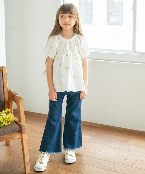 BRANSHES(ブランシェス)の「【おそろい】花刺繍ブラウス(シャツ/ブラウス・キッズ・オフホワイト/ブルー・80/110/140/130/150/120/90/100)」の4枚目の写真