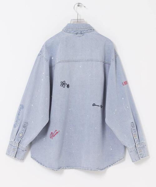 PICCADILLY(ピカデリー)の「『別注』PICCADILLY×URBAN RESEARCH 刺繍デニムシャツ(シャツ/ブラウス・レディース・ライトグレー/ライトインディゴブルー・FREE)」の5枚目の写真