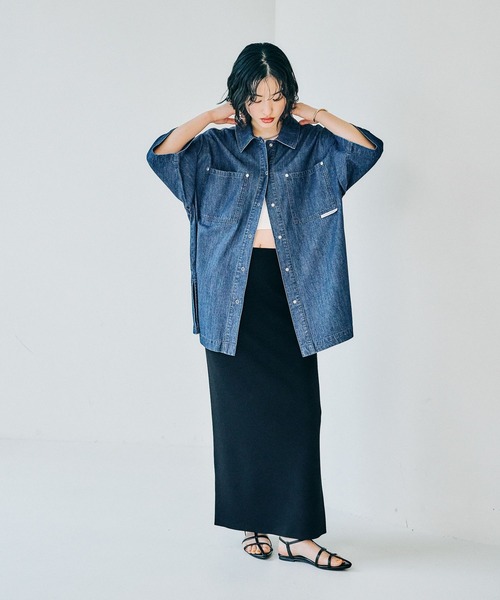LEPSIM(レプシィム)の「BIGデニム5分袖シャツチュニック 242829(シャツ/ブラウス・レディース・ブルー/ライトブルー/ダークインディゴブルー/ダークベージュ/グレー・FREE)」の19枚目の写真
