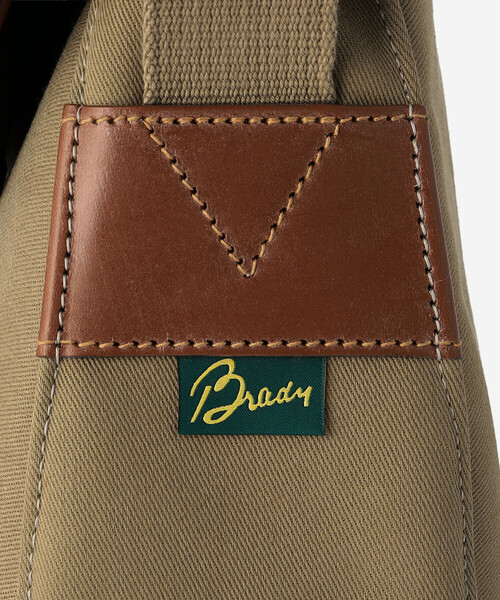 BRADY(ブレディー)の「Brady | ARIEL TROUT SMALL UNISEX(ショルダーバッグ・レディース・ブラック/カーキ・ONE)」の13枚目の写真