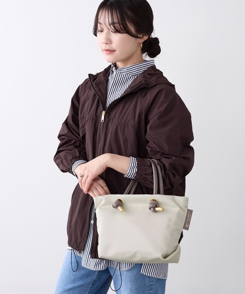 VIOLAd'ORO(ヴィオラドーロ)の「【VIOLAd'ORO】ナイロントートバッグ-BIANCA(トートバッグ・レディース・グレイッシュベージュ/ブルー・FREE)」の5枚目の写真