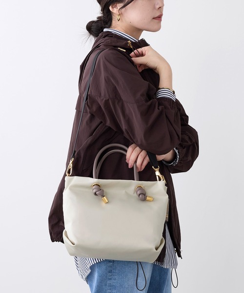 VIOLAd'ORO(ヴィオラドーロ)の「【VIOLAd'ORO】ナイロントートバッグ-BIANCA(トートバッグ・レディース・グレイッシュベージュ/ブルー・FREE)」の7枚目の写真