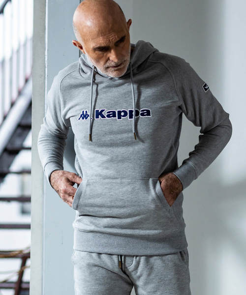 1piu1uguale3 RELAX(ウノピュウノウグァーレトレリラックス)の「Kappa×1PIU1UGUALE3 RELAX ワッペンロゴパーカー(パーカー・メンズ・ブラック/グレー・SMALL/MEDIUM/LARGE/X-LARGE/XX-LARGE)」の2枚目の写真