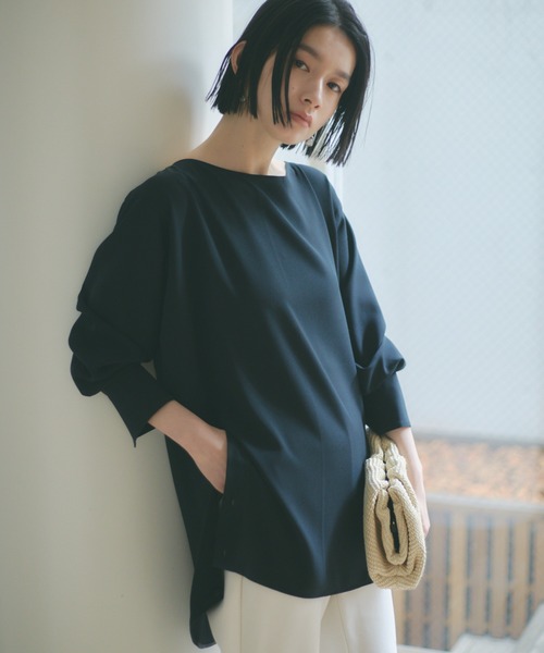 qualite(カリテ)の「サイドボタンTブラウス(シャツ/ブラウス・レディース・オフホワイト/ブラック/ストライプ・フリー)」の1枚目の写真