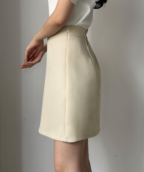 Louere(ルエレ)の「プリーツミニスカート【インパン付き】(スカート・レディース・ブラック/ダークベージュ/アイボリー・LARGE/MEDIUM/SMALL/X-LARGE)」の9枚目の写真