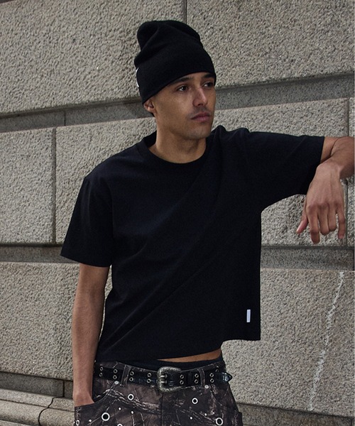 kutir(クティール)の「SOLID CROPPED TSHIRT/無地クロップドTシャツ(Tシャツ/カットソー・メンズ・ネイビー/ブラック系/杢グレー/ブラック/オフホワイト/ボルドー/ブラウン/カーキ/ホワイト系その他/ブラック系その他/グレー系その他/ブラウン系その他/レッド系その他・MEDIUM/LARGE/X-LARGE/SMALL)」の4枚目の写真
