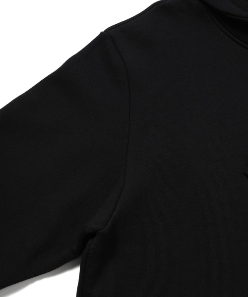 agnes b.(アニエスベー)の「HOODED PARKA WITH LOGO(パーカー・メンズ・ブラック/ボルドー/ホワイト・M/L/XL)」の8枚目の写真