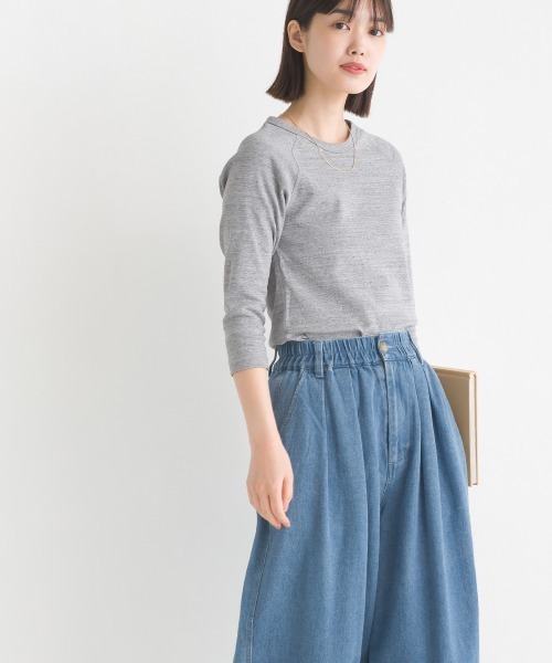 OMNES(オムネス)の「ストレッチジャガード 六分袖Tシャツ(Tシャツ/カットソー・レディース・ホワイト/チャコールグレー/ブラック/ベージュ/グレー/ホワイト系その他/ネイビー/ブルーグレー/ブラウン/ホワイト系その他2/ブラック系その他/ブルー/ホワイト系その他3/スモークグレー/ブラック系その他2/ホワイト系その他4・SMALL/MEDIUM/LARGE/X-LARGE)」の11枚目の写真