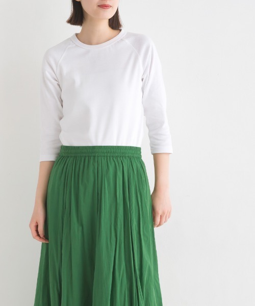 OMNES(オムネス)の「ストレッチジャガード 六分袖Tシャツ(Tシャツ/カットソー・レディース・ホワイト/チャコールグレー/ブラック/ベージュ/グレー/ホワイト系その他/ネイビー/ブルーグレー/ブラウン/ホワイト系その他2/ブラック系その他/ブルー/ホワイト系その他3/スモークグレー/ブラック系その他2/ホワイト系その他4・SMALL/MEDIUM/LARGE/X-LARGE)」の2枚目の写真