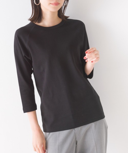 OMNES(オムネス)の「ストレッチジャガード 六分袖Tシャツ(Tシャツ/カットソー・レディース・ホワイト/チャコールグレー/ブラック/ベージュ/グレー/ホワイト系その他/ネイビー/ブルーグレー/ブラウン/ホワイト系その他2/ブラック系その他/ブルー/ホワイト系その他3/スモークグレー/ブラック系その他2/ホワイト系その他4・SMALL/MEDIUM/LARGE/X-LARGE)」の9枚目の写真