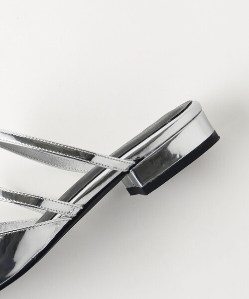 BEAUTY&YOUTH UNITED ARROWS(ビューティーアンドユースユナイテッドアローズ)の「3リボン ライン ポインテッド サンダル(サンダル・レディース・ブラック/シルバー/クリーム・36/36h/37/37h/38)」の16枚目の写真