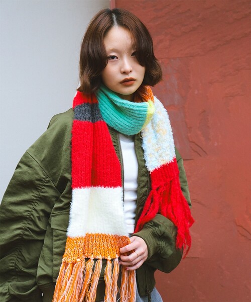 Ray BEAMS(レイビームス)の「ミックス ニット マフラー(マフラー・レディース・レッド/ブルー・ONE SIZE)」の1枚目の写真