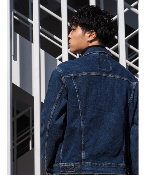 Levi's(リーバイス)の「Levi's(リーバイス)【メンズ】トラッカージャケット(デニムジャケット・メンズ・ライトインディゴブルー・S/M/L)」の17枚目の写真