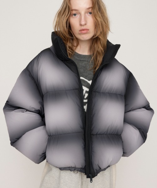 SLY(スライ)の「FADED PRINT PUFFER JK フェイディド プリント パッファー ジャケット 秋服 冬服(ブルゾン・レディース・ブラック系その他2/カーキ/ブルー系その他・FREE)」の3枚目の写真