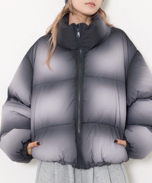 SLY(スライ)の「FADED PRINT PUFFER JK フェイディド プリント パッファー ジャケット 秋服 冬服(ブルゾン・レディース・ブラック系その他2/カーキ/ブルー系その他・FREE)」の22枚目の写真