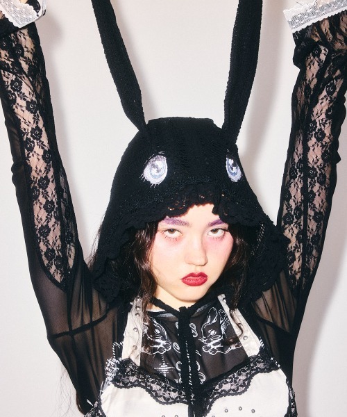 Candy Stripper(キャンディストリッパー)の「LACY BUNNY ボンネット(ニットキャップ/ビーニー・レディース・ブラック/オフホワイト・FREE)」の1枚目の写真