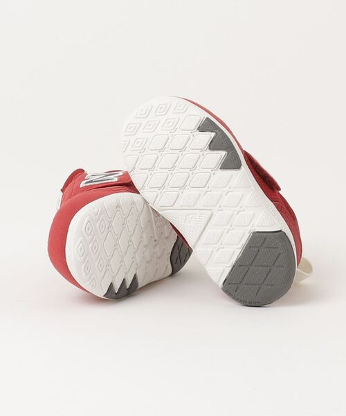 NEW BALANCE(ニューバランス)の「313 First(スニーカー・キッズ・レッド/グリーン/グレー・13.5cm/12.0cm/11cm/11.5cm/13.0cm/12.5cm/14.0cm)」の5枚目の写真