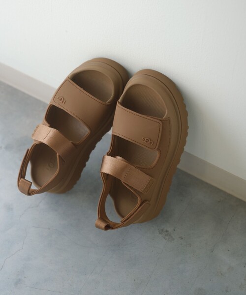 UGG(アグ)の「【国内EXCLUSIVE】<UGG> ウィメンズ ゴールデングロウ サンダル(サンダル・レディース・ブラウン・7/6/5/8)」の2枚目の写真