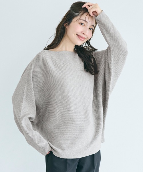 coca(coca)(コカ)の「しっとりやわらかボートネックドルマンニット(ニット/セーター・レディース・グレー/ブラック/ホワイト/パープル/ベージュ/レッド/グリーン/ブラウン/アイボリー/ブルー/ブルー系その他2/イエロー/ライトグリーン/ピンク系その他/チャコールグレー/ライトベージュ/ライトピンク/ライトグレー/グレイッシュベージュ/ピンク/ライトブルー/ネイビー・ONE SIZE/M/L/S)」の5枚目の写真