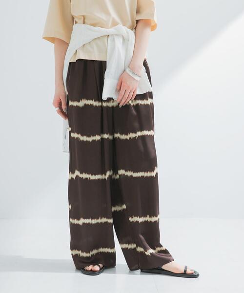 URBAN RESEARCH(アーバンリサーチ)の「『2サイズ展開』シルクミックスボーダープリントパンツ(その他パンツ・レディース・ブラウン/オフホワイト・36/38)」の13枚目の写真