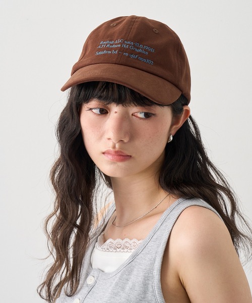 NOGLE(ノグル)の「【NOGLE/ノグル】刺繍ロゴキャップ(キャップ・レディース・ブラック/ベージュ/ネイビー/ブラウン/レッド/ブラウン系その他/アイボリー/グリーン・FREE)」の1枚目の写真