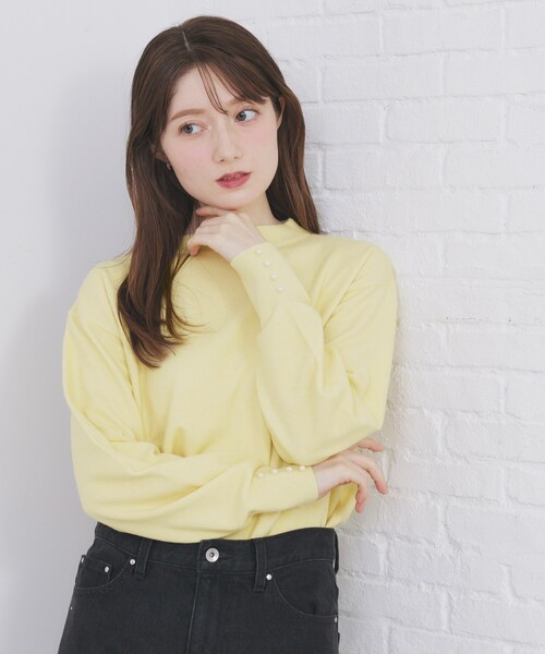 index(インデックス)の「ふんわりボトルネックパフスリーブニット【洗濯機OK】(ニット/セーター・レディース・オフホワイト/グレー/チャコールグレー/イエロー系その他/ピンク/サックスブルー系7・36/38/40/42)」の1枚目の写真