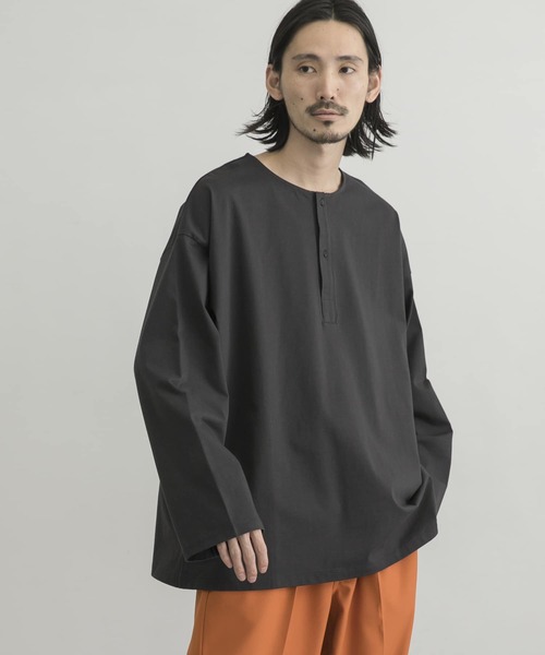 URBAN RESEARCH(アーバンリサーチ)の「オーガニックコットンスリーピングシャツ(Tシャツ/カットソー・メンズ・オフホワイト/ブラック系その他/グリーン系その他・MEDIUM/LARGE)」の14枚目の写真