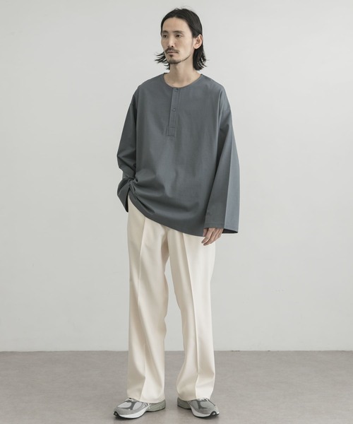 URBAN RESEARCH(アーバンリサーチ)の「オーガニックコットンスリーピングシャツ(Tシャツ/カットソー・メンズ・オフホワイト/ブラック系その他/グリーン系その他・MEDIUM/LARGE)」の11枚目の写真