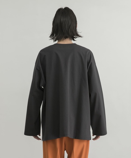 URBAN RESEARCH(アーバンリサーチ)の「オーガニックコットンスリーピングシャツ(Tシャツ/カットソー・メンズ・オフホワイト/ブラック系その他/グリーン系その他・MEDIUM/LARGE)」の9枚目の写真