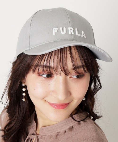 FURLA(フルラ)の「キャップ ロゴ立体刺繍(キャップ・レディース・ブラック/オフホワイト/グレー/ベージュ/オレンジ・M)」の4枚目の写真