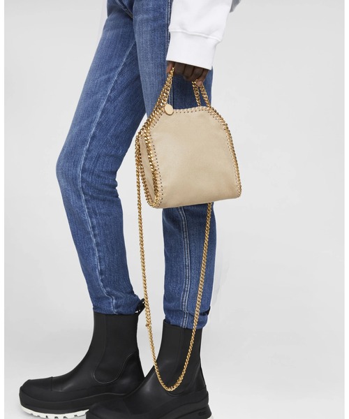 STELLA McCARTNEY(ステラマッカートニー)の「Falabella Tiny Tote Bag / ファラベラ タイニー トートバッグ(ショルダーバッグ・レディース・ベージュ/ブラック・ONE SIZE)」の13枚目の写真