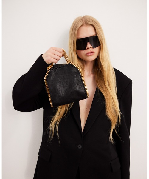 STELLA McCARTNEY(ステラマッカートニー)の「Falabella Tiny Tote Bag / ファラベラ タイニー トートバッグ(ショルダーバッグ・レディース・ベージュ/ブラック・ONE SIZE)」の5枚目の写真