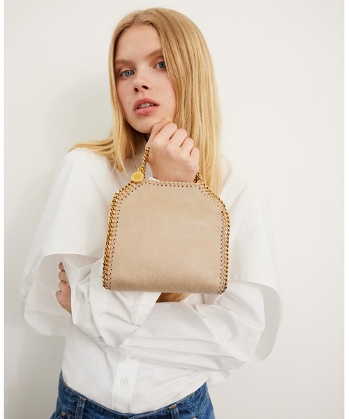 STELLA McCARTNEY(ステラマッカートニー)の「Falabella Tiny Tote Bag / ファラベラ タイニー トートバッグ(ショルダーバッグ・レディース・ベージュ/ブラック・ONE SIZE)」の8枚目の写真