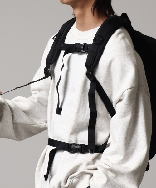 GREGORY(グレゴリー)の「【GREGORY/グレゴリー】 Day Pack/デイパック(クラシックコレクション)(バックパック/リュック・メンズ・その他/ブラック系2/ブラック系3/ブラック系1/ブラック系その他・FREE)」の8枚目の写真