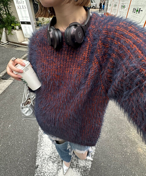 CIAOPANIC(チャオパニック)の「カラーシャギーラグランニット(ニット/セーター・レディース・ネイビー/アイボリー/ブルー/グレー/レッド/グリーン・ONE SIZE)」の2枚目の写真