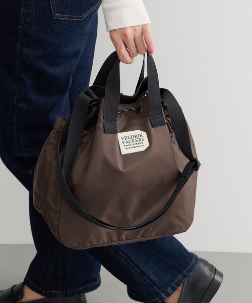 FREDRIK PACKERS(フレドリックパッカーズ)の「26SS別注新色展開!【FREDRIK PACKERS】BLOOM SHOULDER NYLON 2WAYトート ショルダーバッグ フレドリックパッカーズ(ショルダーバッグ・レディース・ブラック/ベージュ/グレー/レオパード/パープル/グリーン/ネイビー/グリーン系2/ブラック系その他2/ブラック系その他3/ブラウン/その他2・FREE)」の5枚目の写真