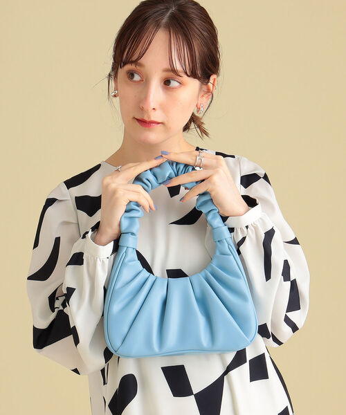 Ray BEAMS(レイビームス)の「JW PEI / Gabbi Bag(メッセンジャーバッグ・レディース・ライトブルー/ピンク/アイボリー・ONE SIZE)」の3枚目の写真