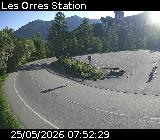 Webcam dans la station des Orres à Pramouton sur la D40. Caméra située au niveau du dernier virage avant le centre station 1650