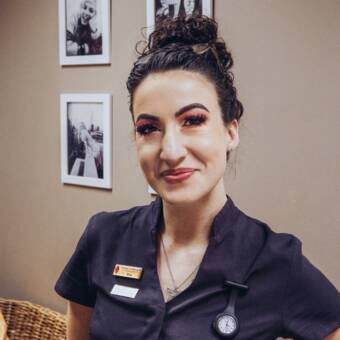 Nina (Manager/Therapist)