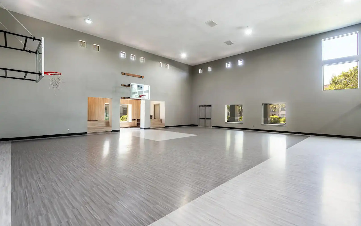 The Top 11 Apartments With Basketball Courts in Dallas