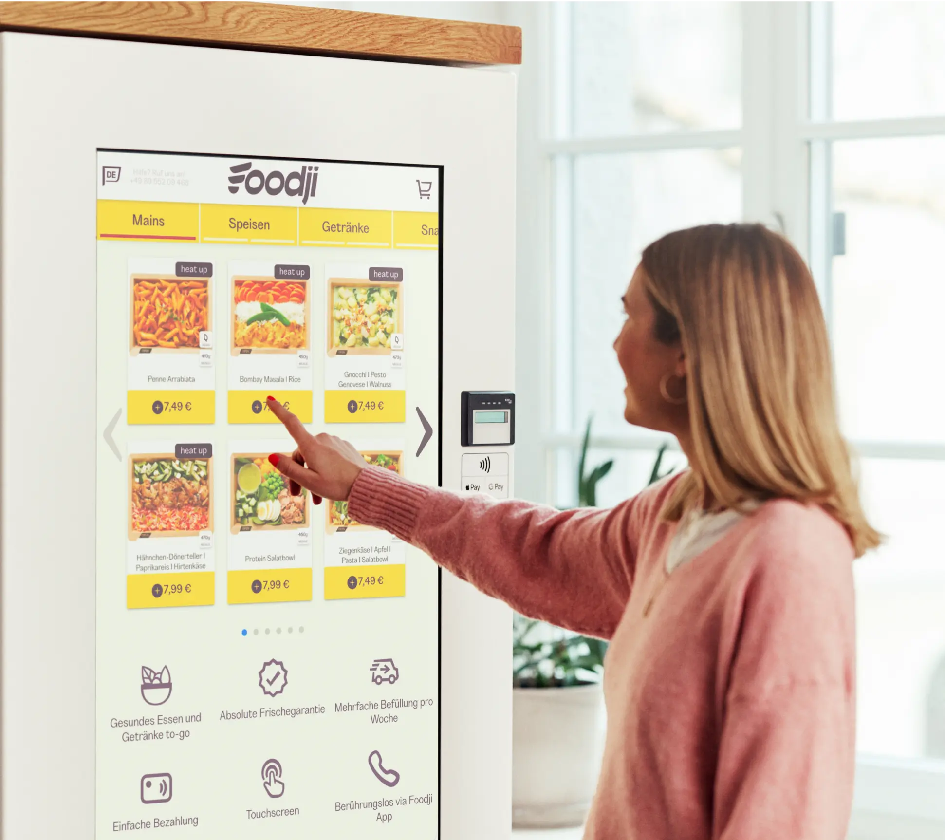 Foodji - food vending machine - eating together